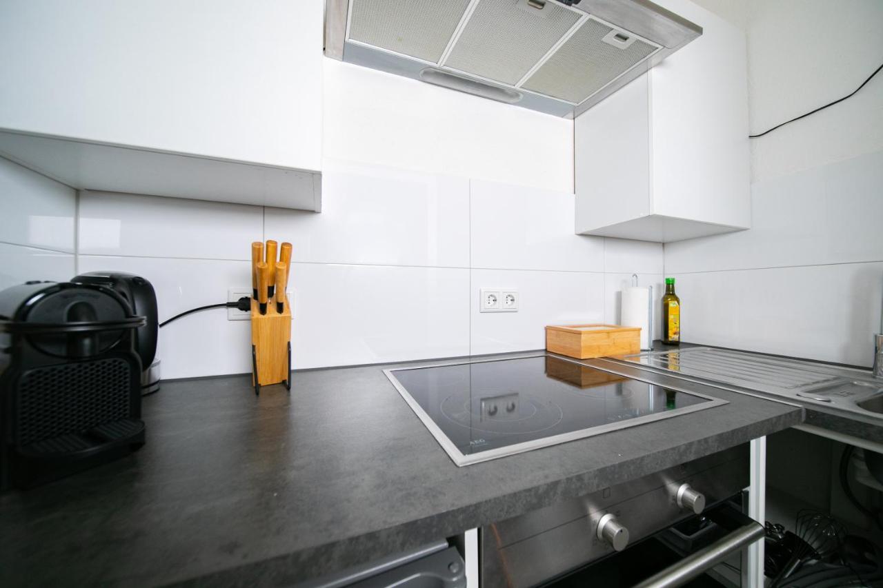 Favorite Stays - Suite And More - Kitchen 诺伊斯 外观 照片