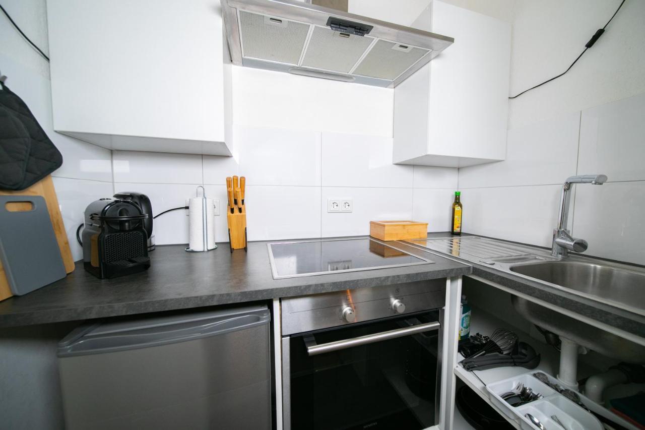 Favorite Stays - Suite And More - Kitchen 诺伊斯 外观 照片